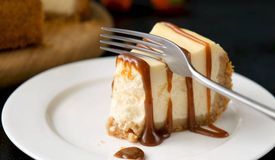 CARAMEL CAKE