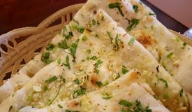 GARLIC NAAN